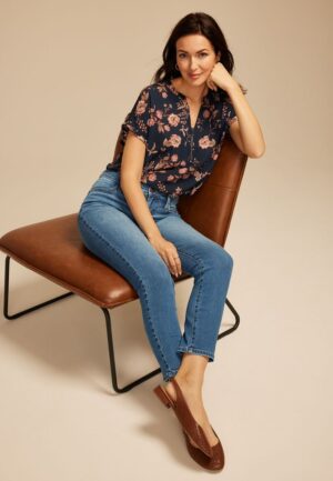 Everflex&trade; High Rise Back Seamed Slim Straight Jean