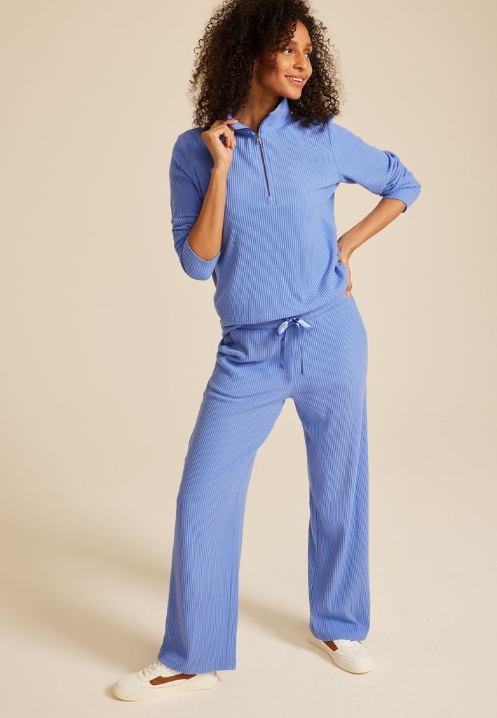 Cozy Ribbed Knit Quarter Zip Sweatshirt - Image 3